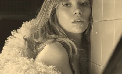 Suki Waterhouse